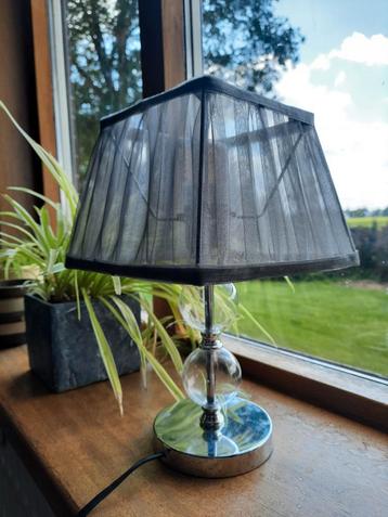 Tafellamp met Organza Kap beschikbaar voor biedingen