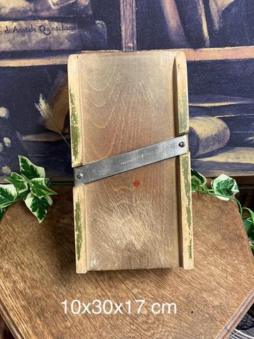 Brocante 3  koolsnijder hout en roestvrij staal   beschikbaar voor biedingen