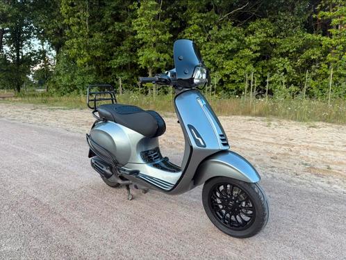 Vespa sprint brom 2021, Fietsen en Brommers, Scooters | Vespa, Vespa S, Maximaal 45 km/u, Benzine, Ophalen