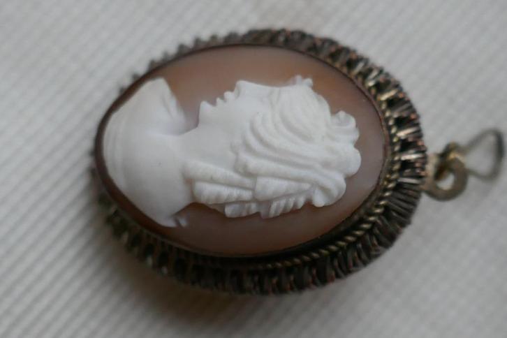 Antieke Camee  -  hanger/broche, Sieraden, Tassen en Uiterlijk, Antieke sieraden, Broche, Overige materialen, Verguld, Verzenden