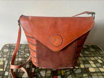 Bruine vintage schoudertas leer / suede beschikbaar voor biedingen