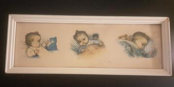 Vintage babyprintje in lijstje beschikbaar voor biedingen