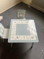 Nijntje kindertafel met 2 stoelen. GRATIS, Kinderen en Baby's, Kinderkamer | Tafels en Stoelen, Ophalen, Gebruikt, Tafel(s) en Stoel(en)