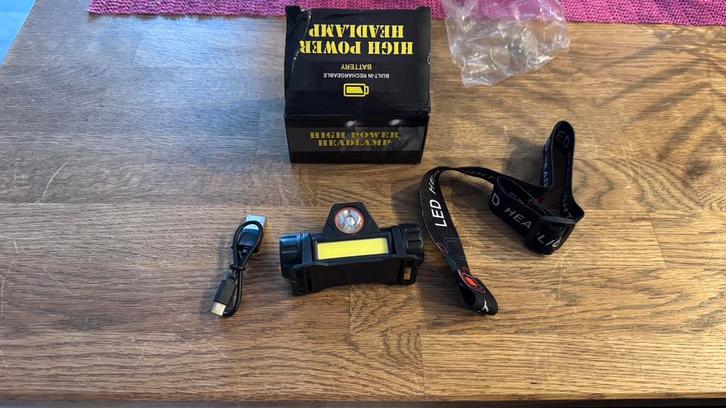 Led hoofd lamp., Caravans en Kamperen, Zaklampen, Zo goed als nieuw, Accu, Ophalen of Verzenden