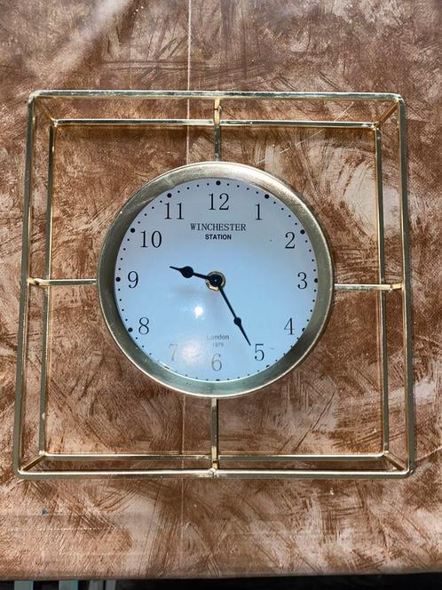 Gouden Tafelklok Winchester Station London, Huis en Inrichting, Woonaccessoires | Klokken, Zo goed als nieuw, Wekker of Tafelklok