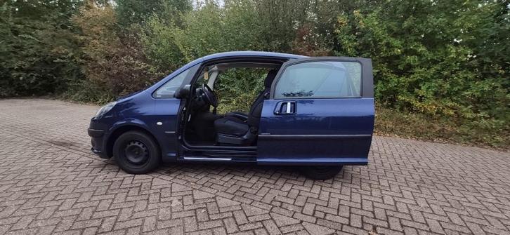 Peugeot 1007 1.4 2006 Blauw (lees omschrijving), Auto's, Peugeot, Particulier, Airconditioning, Elektrische ramen, Open dak, Radio