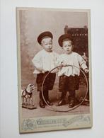 CDV Amsterdam Kind met Hoepel, Gebruikt, Foto, Ophalen of Verzenden, Voor 1940