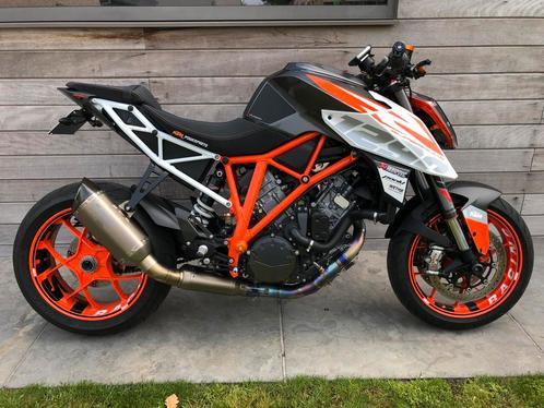 KTM Superduke 1290R Akrapovic Titanium uitlaatlijn NIEUW!!, Motoren, Accessoires | Overige, Zo goed als nieuw, Ophalen of Verzenden