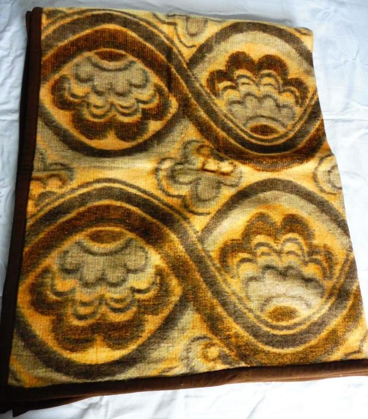 Unieke wollen retro vintage deken 150 x 180, Huis en Inrichting, Woonaccessoires | Plaids en Woondekens, Zo goed als nieuw, Ophalen