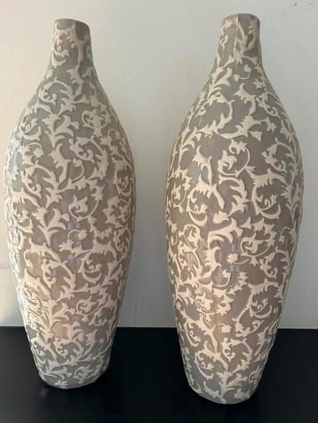 J line keramieke vazen beige beschikbaar voor biedingen