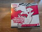 Pokemon scarlet & violet White Flare etb sealed, Ophalen of Verzenden, Nieuw, Boosterbox, Foil