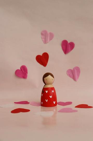 Valentijn houten poppetjes peg dolls liefde sensory play 
