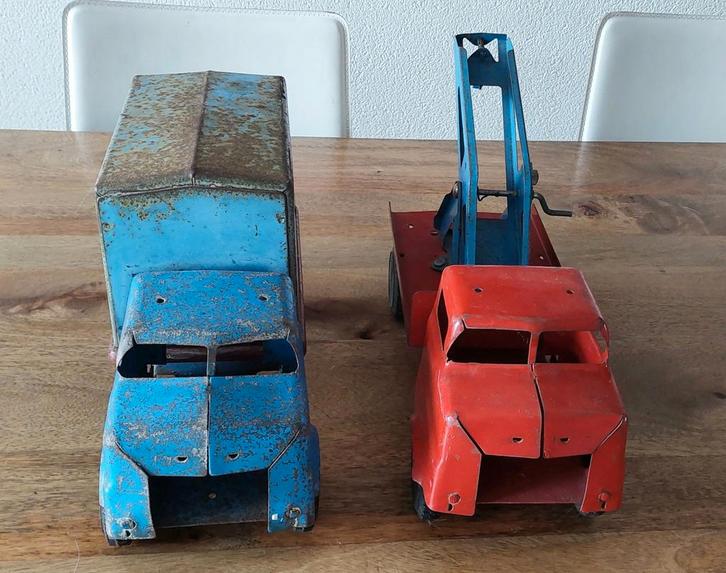 2 Oude Blikken Triang Vrachtwagens, Antiek en Kunst, Antiek | Speelgoed, Ophalen of Verzenden