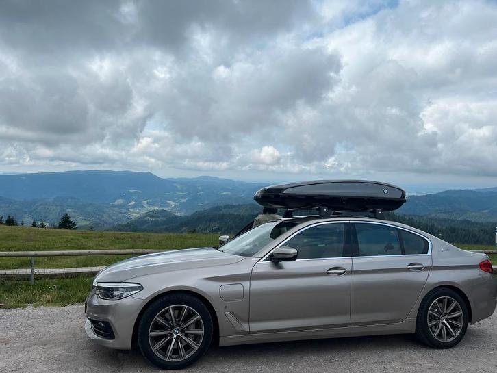 BMW dakkoffer + dakdragers (BMW 5-series G30), Auto diversen, Dakkoffers, Zo goed als nieuw, Ophalen