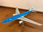 KLM Airbus A330-200 Schaalmodel 1:100 - Lupa Models (PH-AOJ), Verzamelen, Luchtvaart en Vliegtuigspotten, Ophalen, Gebruikt, Schaalmodel