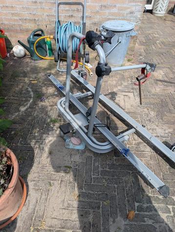 Fietsendrager voor op een trekhaak, kantelbaar. beschikbaar voor biedingen