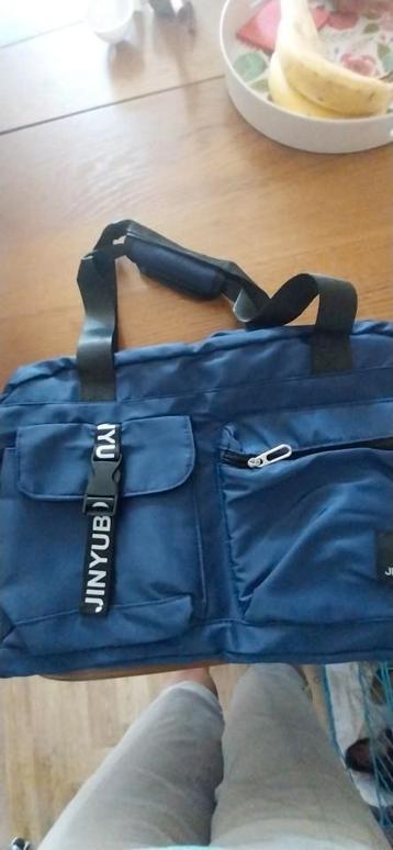 Nieuwe handige reistas  juiste maat handbagage beschikbaar voor biedingen