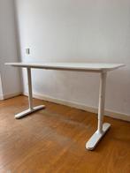IKEA BEKANT Desk + IKEA SKÅDIS Pegboard, Huis en Inrichting, Ophalen, Zo goed als nieuw