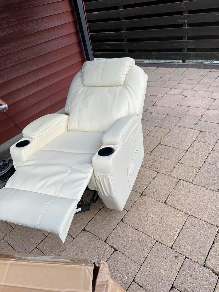 Nieuwe Massage Fauteuil in Doos, Huis en Inrichting, Fauteuils, Nieuw, Leer, 75 tot 100 cm, Ophalen of Verzenden
