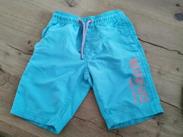 Zwemshort maat 116 beschikbaar voor biedingen