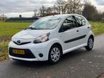 Toyota Aygo 1.0 Vvt-i 5 deurs 2012 Comfort Airco Wit, Voorwielaandrijving, Stof, Origineel Nederlands, Handgeschakeld