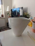 Witte Bloempot - Aardewerk - 21cm Hoog, Tuin en Terras, Ophalen, Gebruikt, Tuin, Overige vormen