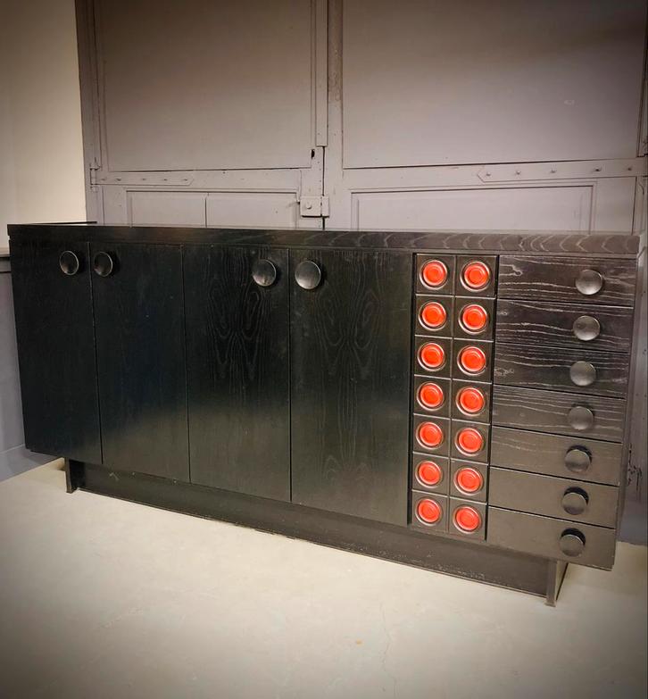 Vintage dressoir, highboard De Coene stijl, zwart/rood, Huis en Inrichting, Kasten | Dressoirs, Gebruikt, 200 cm of meer, 50 tot 75 cm