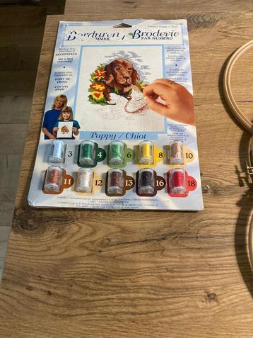 Borduurset en draden beschikbaar voor biedingen