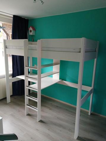 Hoogslaper 200x90 met bureau  beschikbaar voor biedingen