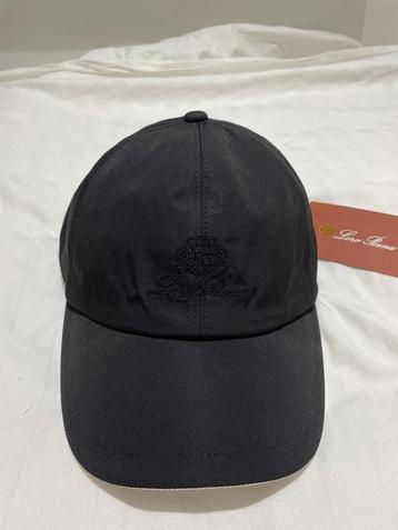 Loro Piana Pet  beschikbaar voor biedingen