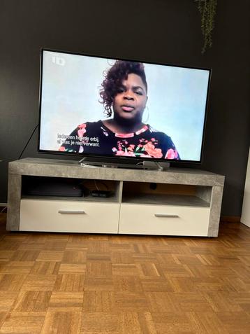 Mooie TV Meubel - Stijlvol en Praktisch! beschikbaar voor biedingen