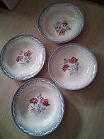 Soepborden met anjer en roos, Huis en Inrichting, Keuken | Servies, Gebruikt, Ophalen of Verzenden, Bord(en), Overige stijlen