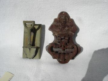 Brocante gietijzeren deurkloppers [2 Stuks] beschikbaar voor biedingen