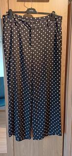Zwarte broek witte noppen, maat 46, rechte wijde pijp, Kleding | Dames, Kort, Blauw, Maat 46/48 (XL) of groter, Ophalen of Verzenden