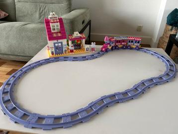 Duplo Hello Kitty treinbaan met station beschikbaar voor biedingen