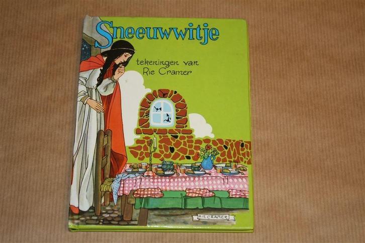 Sneeuwwitje - Rie Cramer, Boeken, Prentenboeken en Plaatjesalbums, Zo goed als nieuw, Ophalen of Verzenden