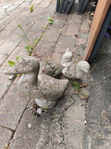 3 tuinbeelden, allemaal of apart te koop beschikbaar voor biedingen