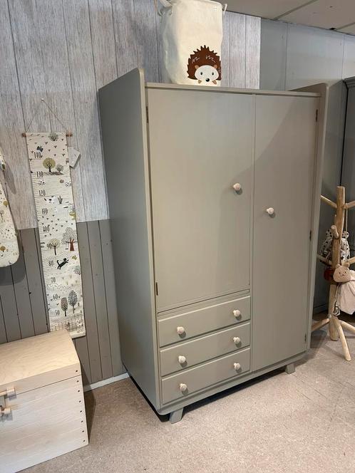 Kledingkast •Ritsi• By Juffrouw Kwast, Kinderen en Baby's, Kinderkamer | Commodes en Kasten, Zo goed als nieuw, 105 cm of meer