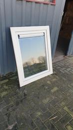 kunstof kozijn, Doe-het-zelf en Verbouw, Kozijnen en Schuifpuien, Kunststof, Raamkozijn, Zo goed als nieuw, Inclusief glas