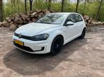 Volkswagen E-golf 2016 White-Pearl !!UNIEK!!, 22 min, Wit, Origineel Nederlands, 115 pk