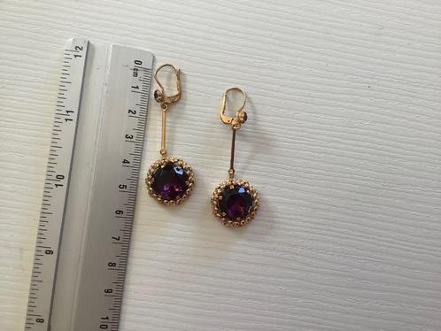 Vintage oorhangers. Paarse stenen aan staafjes., Sieraden, Tassen en Uiterlijk, Oorbellen, Zo goed als nieuw, Hangers, Overige materialen