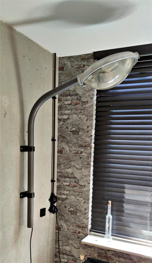 Industriële Philips wandlamp, Huis en Inrichting, Lampen | Wandlampen, Gebruikt, Glas, Metaal, Ophalen