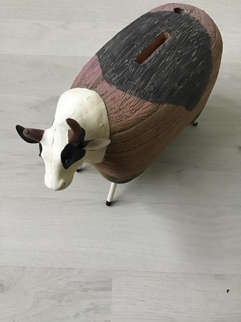 Kunstzinnige Spaarpot  in het model van een koe., Verzamelen, Spaarpotten, Gebruikt, Dier, Overige materialen, Ophalen of Verzenden