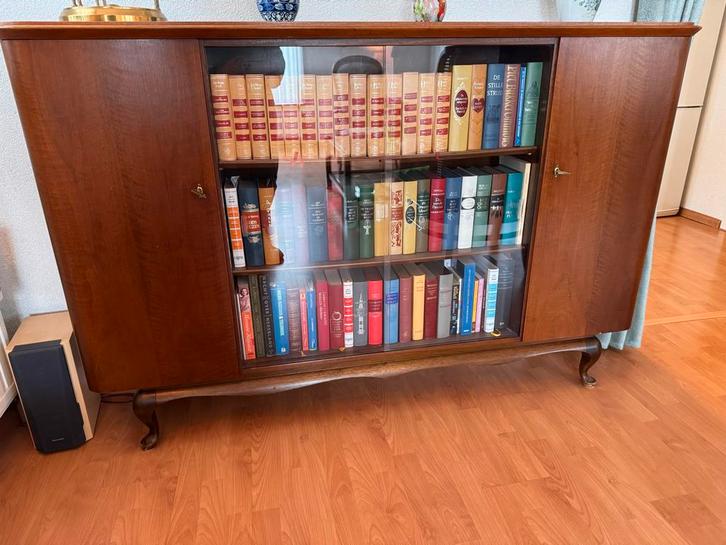 Klassieke Noten Houten Boekenkast, Huis en Inrichting, Kasten | Boekenkasten, Gebruikt, 150 tot 200 cm, 100 tot 150 cm, 25 tot 50 cm