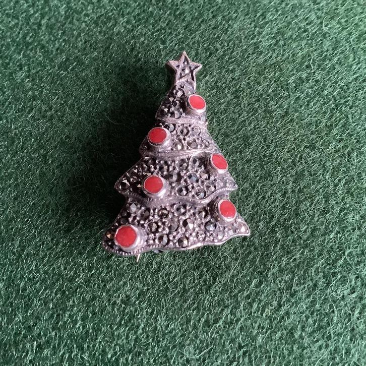 vintage zilveren broche kerstboom, Diversen, Kerst, Zo goed als nieuw, Ophalen of Verzenden
