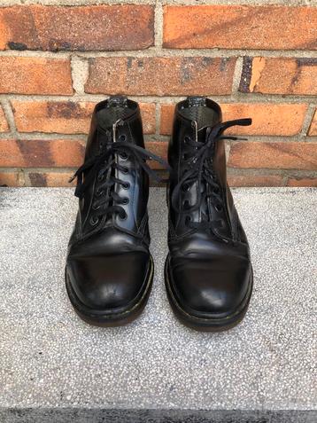 Zwarte Dr. Martens Boots - Maat 42 beschikbaar voor biedingen