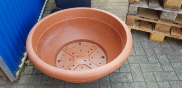 Bloembakken 2 modellen te koop, Tuin en Terras, Bloembakken en Plantenbakken, Nieuw, Kunststof, Minder dan 30 cm, Rond, Ophalen