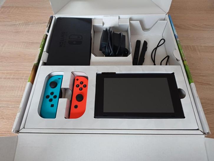 In nieuwstaat aangeboden nintendo switch V2, Spelcomputers en Games, Spelcomputers | Nintendo Switch, Zo goed als nieuw, Switch 2019 Upgrade
