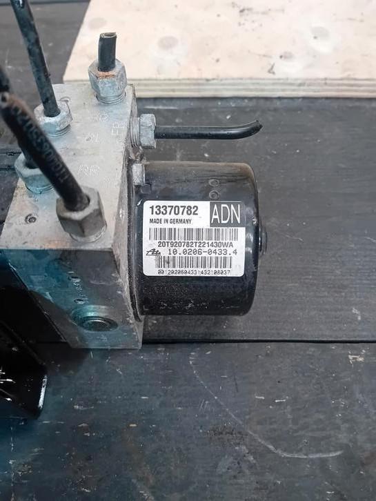 ABS pomp voor een Opel Astra J 1.4 bj. 2012, Auto diversen, Overige Auto diversen, Ophalen of Verzenden