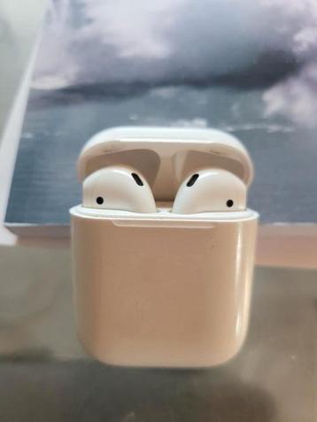 Airpod 1e generatie,  compleet beschikbaar voor biedingen